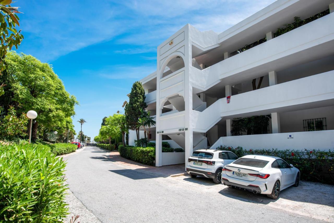Frontline Beach Apartment Miraflores Sitio de Calahonda Exteriör bild