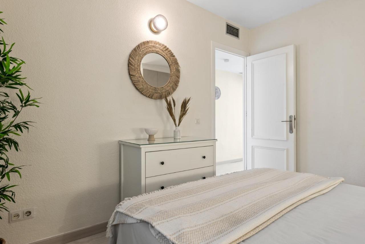 Frontline Beach Apartment Miraflores Sitio de Calahonda Exteriör bild